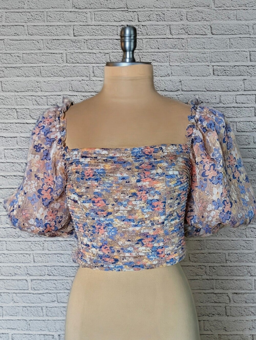 ASTR The Label Linen Floral Puff Sleeve Smocked Crop Top | Pastel Peasant Medium